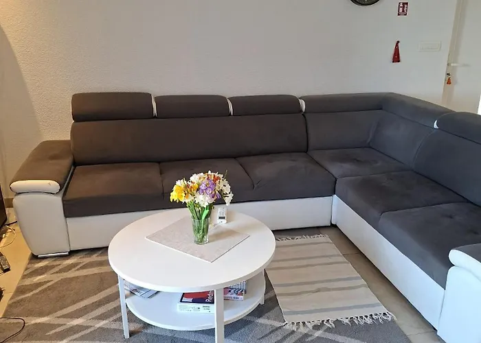 Apartment Secret *